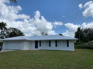 2640 12th St N, Naples, FL 34103