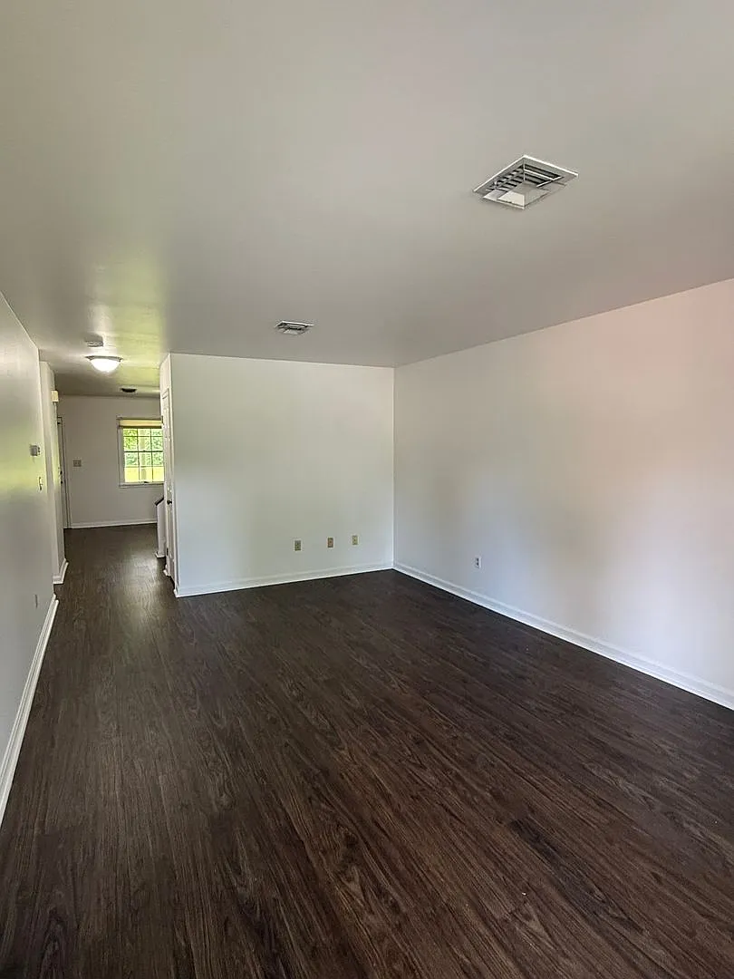 3-Bedroom | 2.5-Bathroom Townhome - Attached Garage — Photo 3
