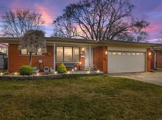 26850 Palomino Ave, Warren, MI 48089