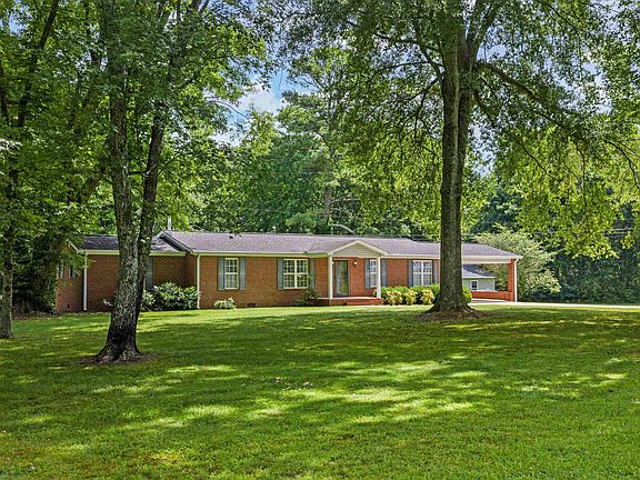 2nd image of 5801 Oakhill Rd NE