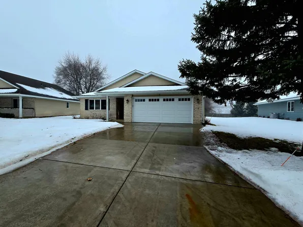 642 Jenisa Dr, Saint Cloud, MN 56301