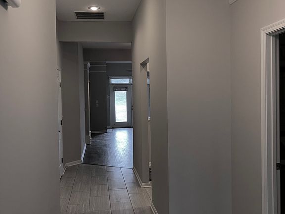 5th image of 6571 Pondfield Ln