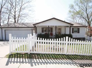 610 Bellevue Blvd S, Bellevue, NE 68005