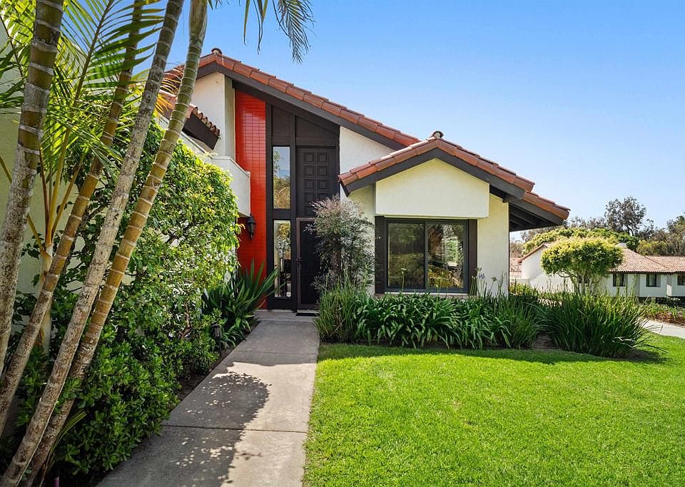1st image of 745 Camino Catalina
