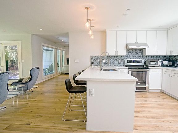 5th image of 25 Woodgate Ct