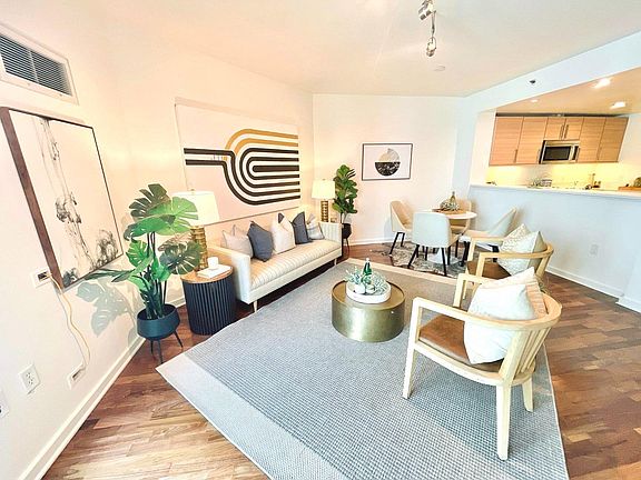 2nd image of 555 4th St Unit 626