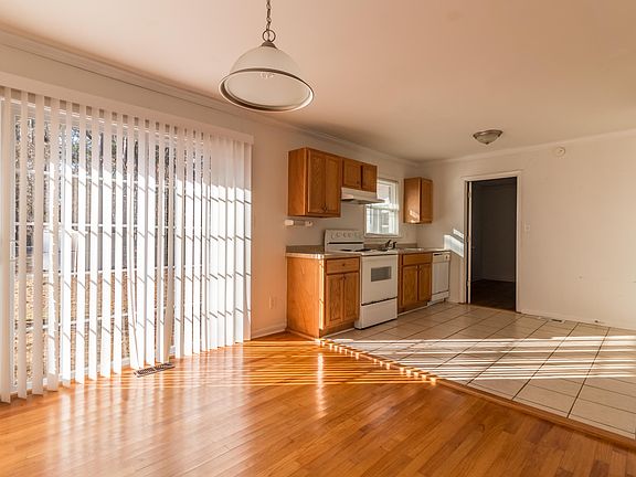 4th image of 206 Marion Ct