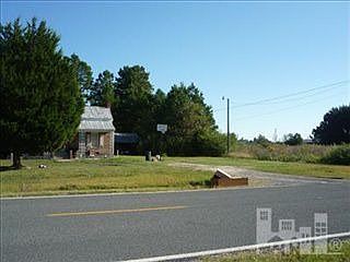 5th image of 818 W Bridgers St