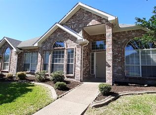 2225 Austin Dr, Mesquite, TX 75181