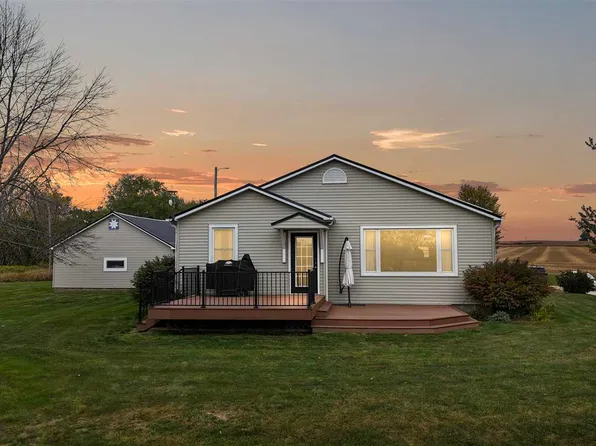 21456 105th St, Columbus Junction, IA 52738