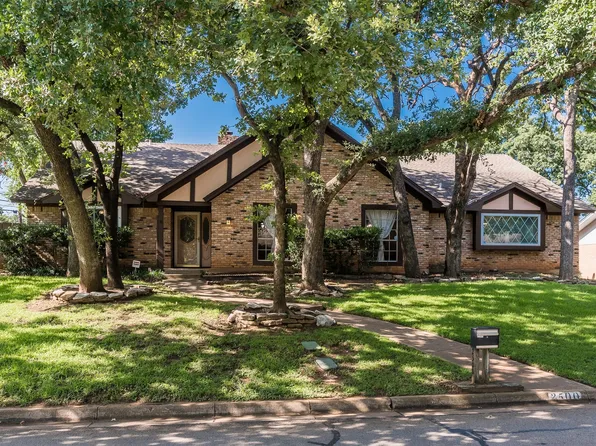 2500 High Oak Dr, Arlington, TX 76012