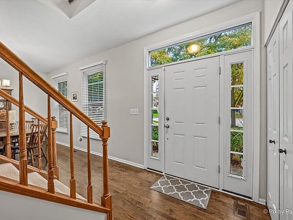 4th image of 15 Castlerea Ct
