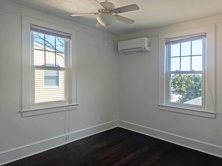 344 Roslyn Ave #2 — Photo 10