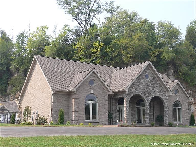 2nd image of 138 Bluff Ridge Rd