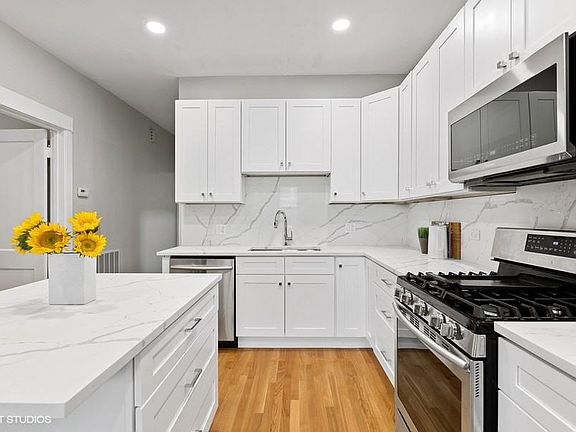 4th image of 3824 N Bell Ave #1