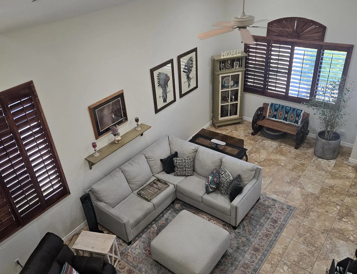 4 bed, 2.5 bath, 2219 sqft, $5,000 — Photo 2