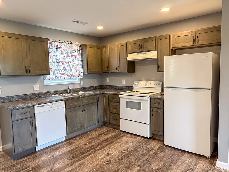 1430 S Main St #5 — Photo 9