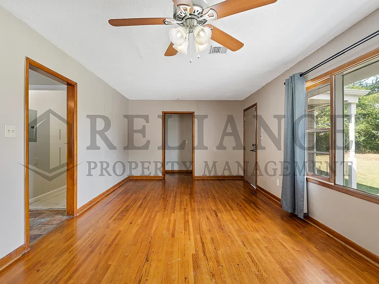 1035 S 127th St E — Photo 10