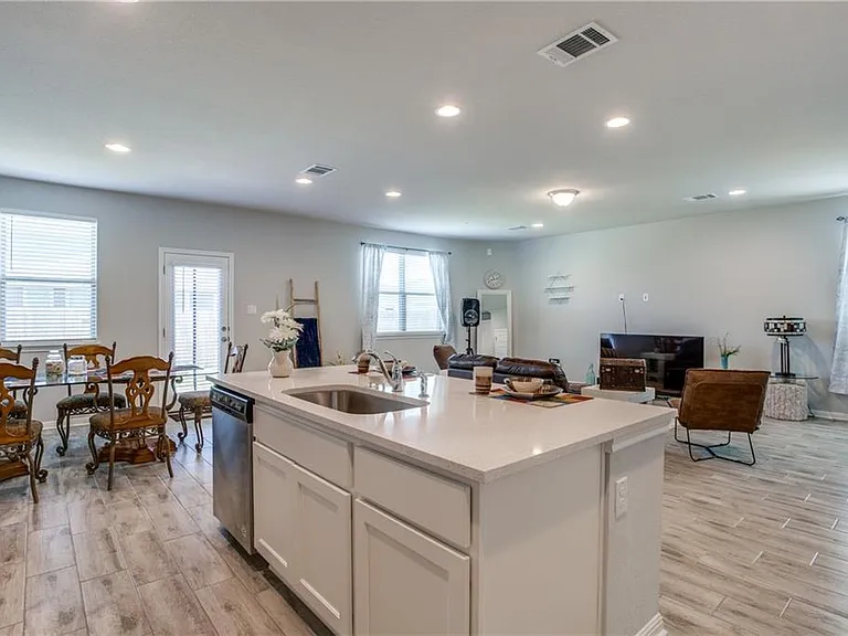 121 Quiet Man Dr — Photo 9