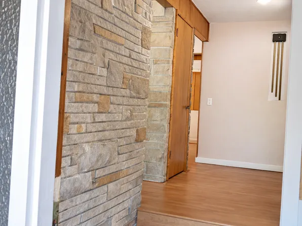 16545 Des Moines Memorial Dr S, Burien, WA 98148