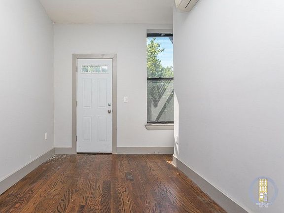 4th image of 256 Jefferson St #2F