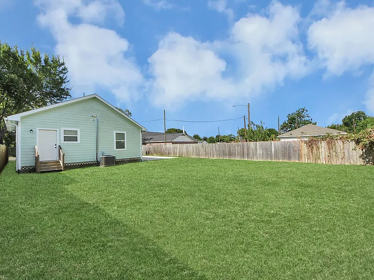 3703 Lila St — Photo 35