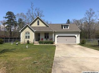 911 Northwood Dr, Centre, AL 35960