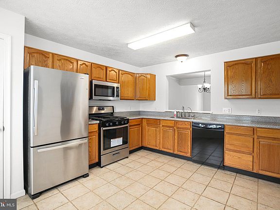 4th image of 504 Tolbelt Ct