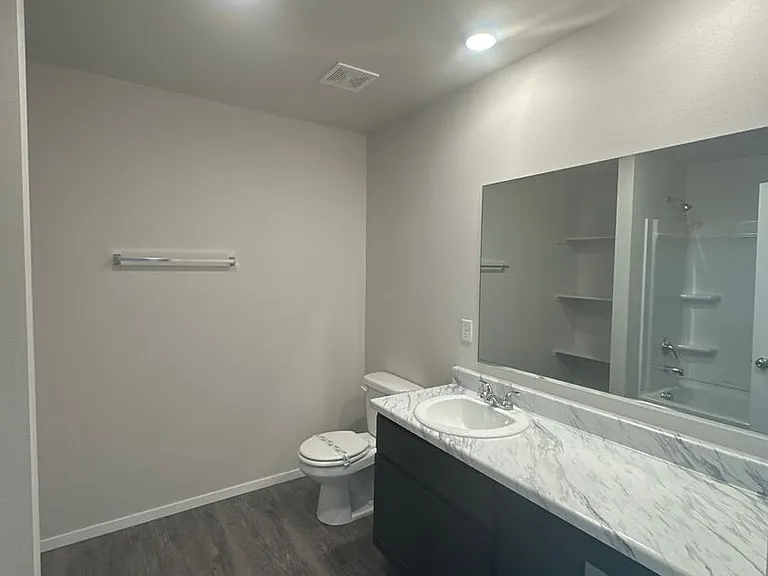 8201 E Oakland St — Photo 14