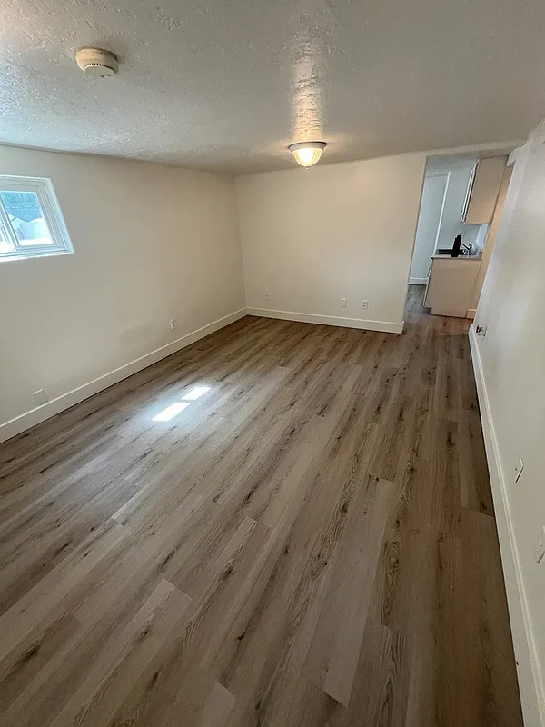 1 bed, 1.0 bath, 731 sqft, $975 — Photo 3