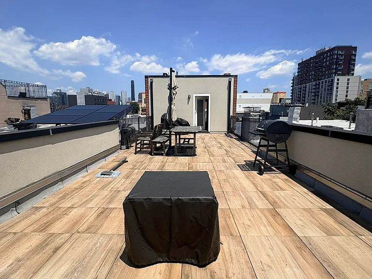 224 7th St #PENTHOUSE — Photo 11