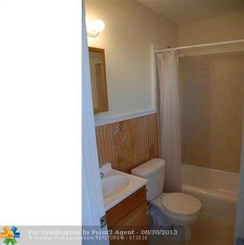 2nd image of 1305 NE 16th Ter APT 5