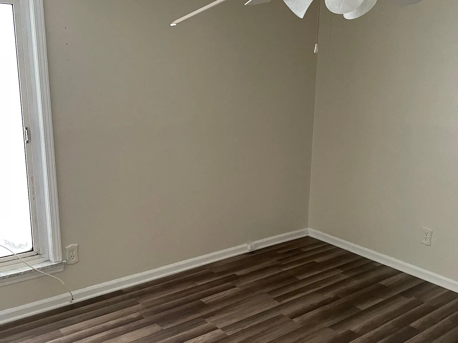 36075 Vaughn St — Photo 2