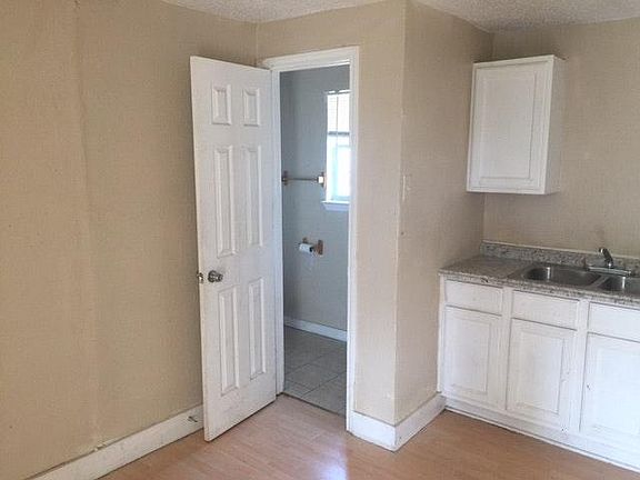 2nd image of 318 Aransas Ave APT 3