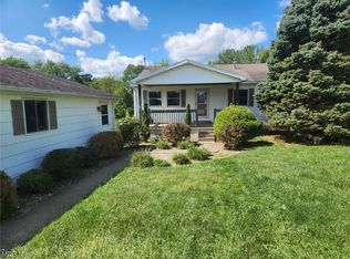 467 Island View Dr, Parkersburg, WV 26101