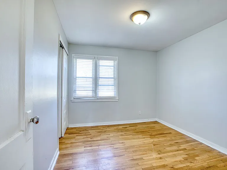 124 Mayflower St — Photo 13