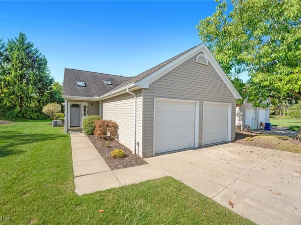 20889 Autumn Oval #31, Strongsville, OH 44136