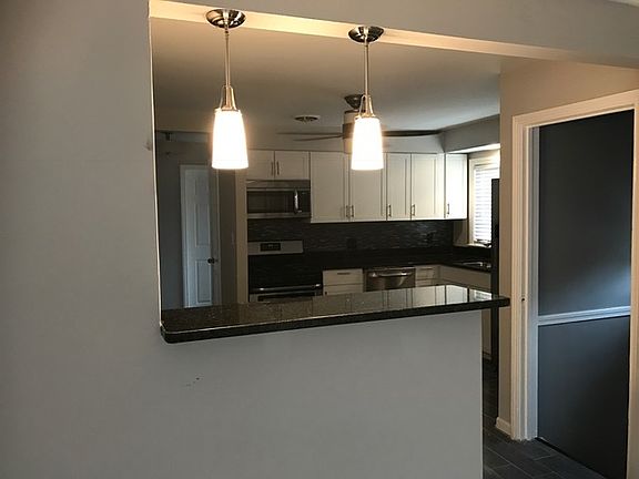 5th image of 14731 La Salle St