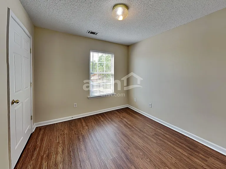 291 Beckenham Ln — Photo 18
