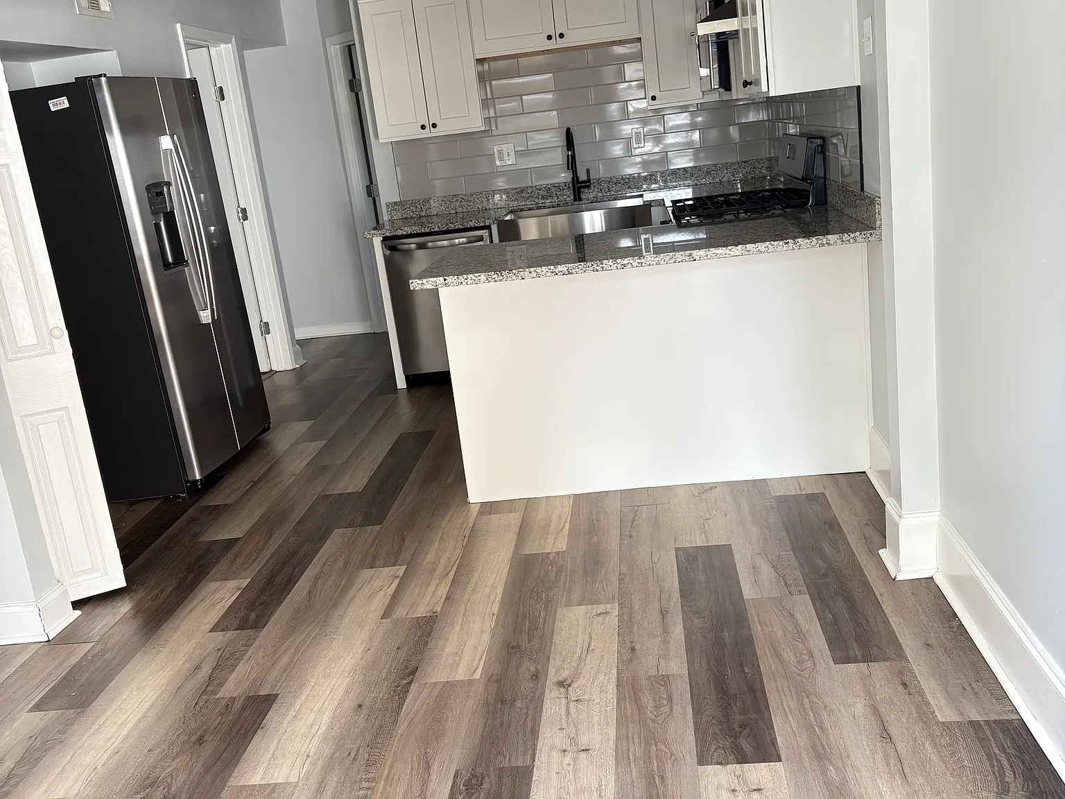 2 bed, 900 sqft, $1,300 — Photo 1