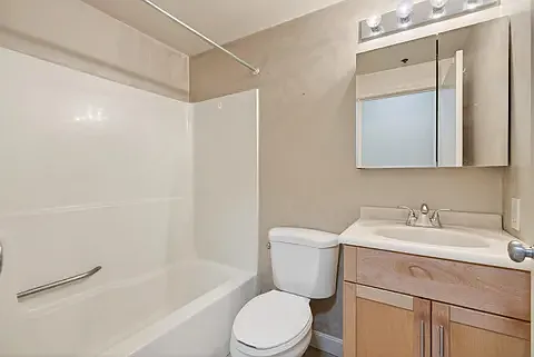 148 Breakwater Dr #201 — Photo 4