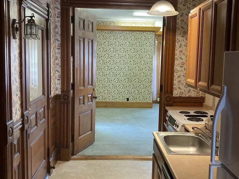 881 Main St #1 — Photo 4