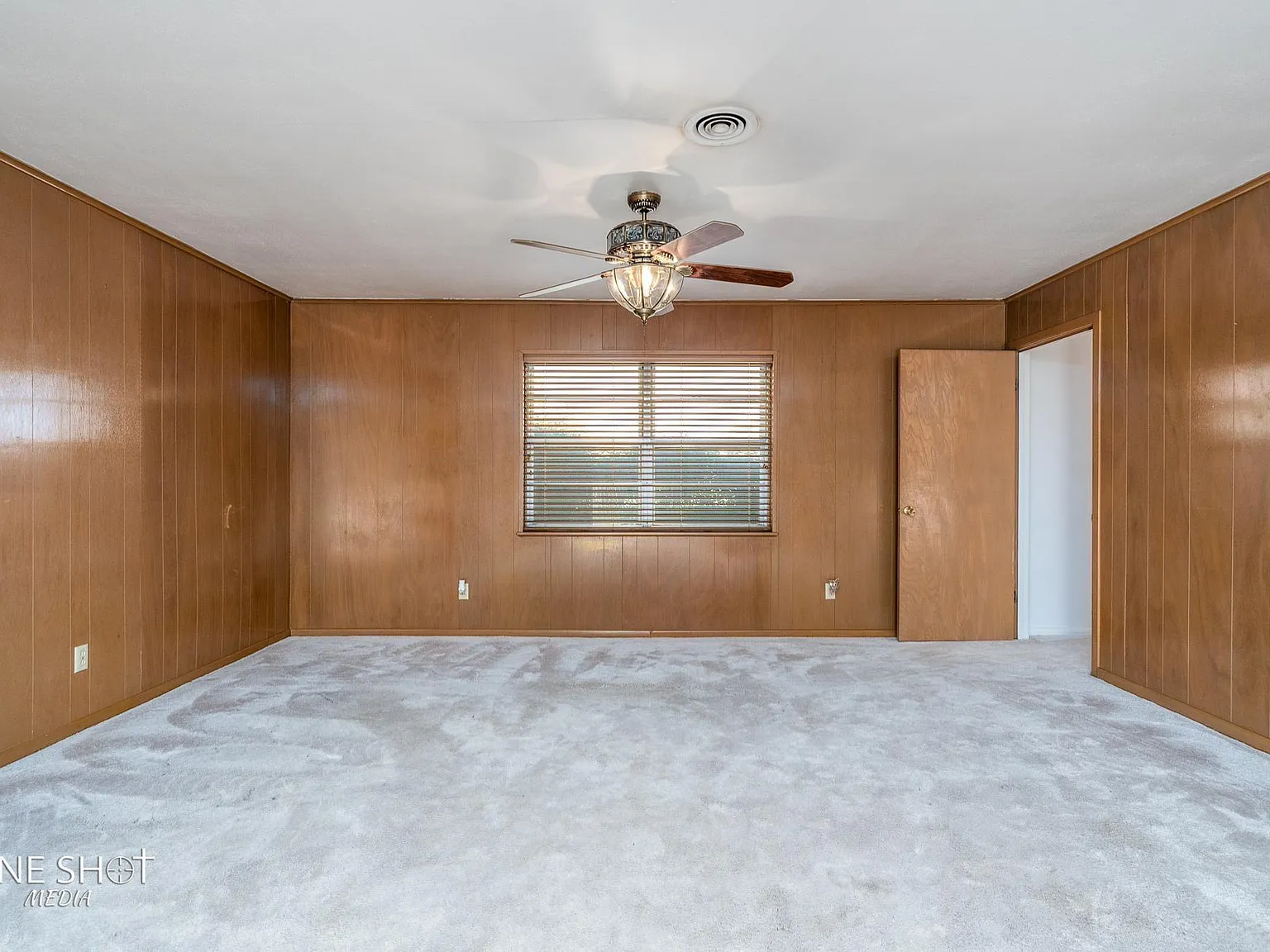 3 bed, 2009 sqft, $2,100 — Photo 3