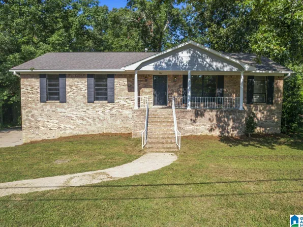 722 13th Ct, Pleasant Grove, AL 35127