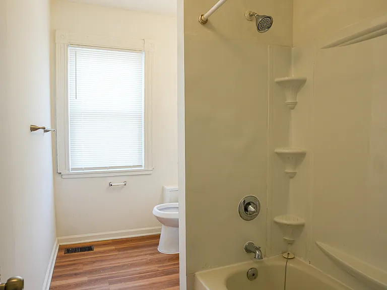 605 Cator Ave — Photo 14