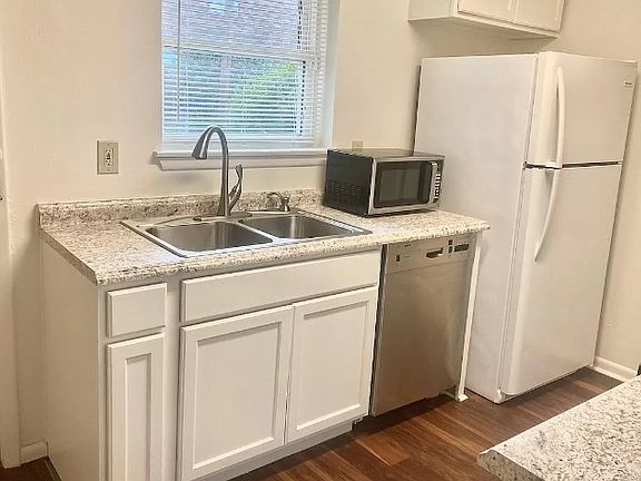5th image of 1701 Lobdell Ave