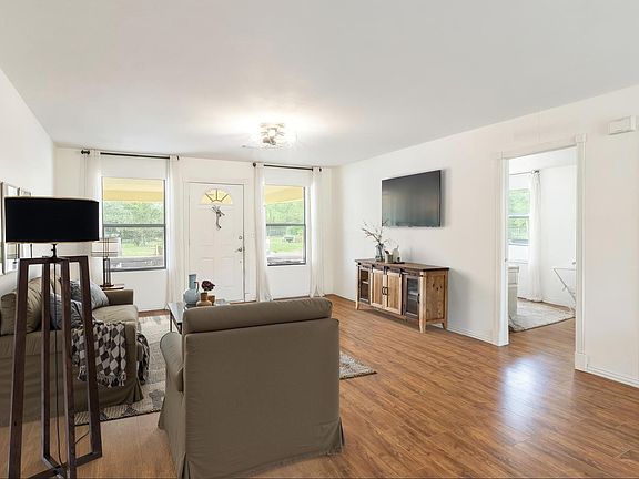 5th image of 326 Zapalac Rd
