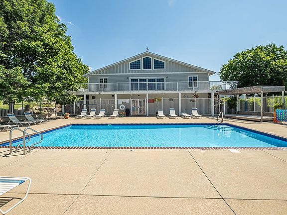 5th image of 803 Lakeview Dr