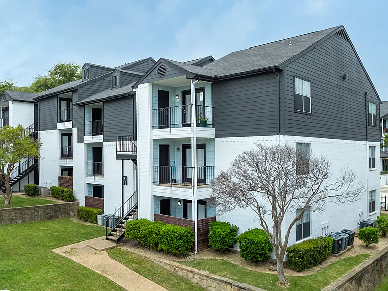 Maya at White Rock Apartments — Photo 8