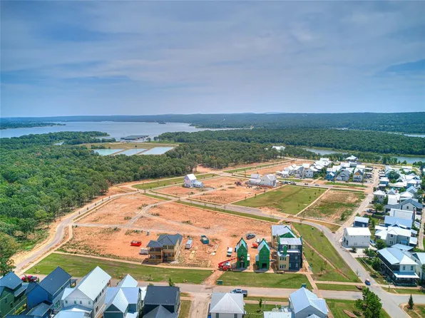 70 Hill St #17, Eufaula, OK 74432